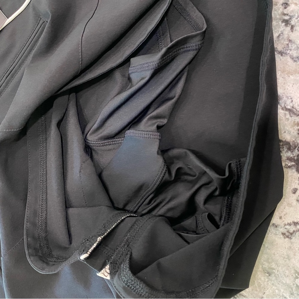 NWT Belyn Key Ladies Size Small Black and White Skorts - Picture 7 of 10